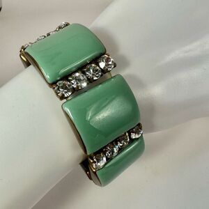 Green gold tone and rhinestone stretch bracelet